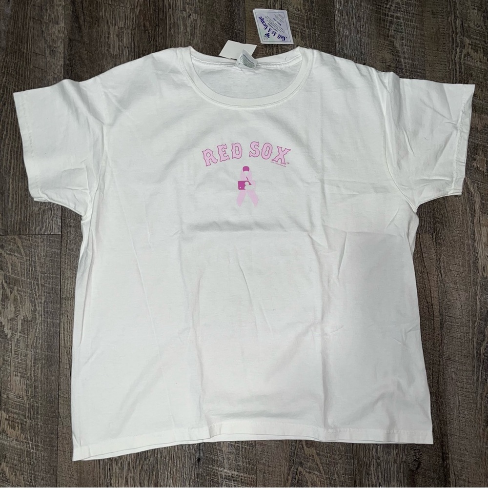 NWT Boston Red Sox Womens L T Shirt Size Large 2006 White Breast Cancer Logo MLB